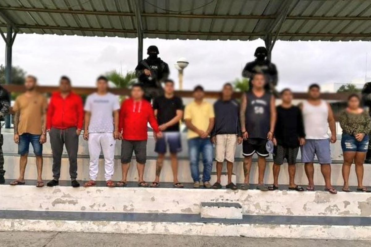 Alias "Junior" y alias "Titi" son detenidos por la Policía durante allanamientos.