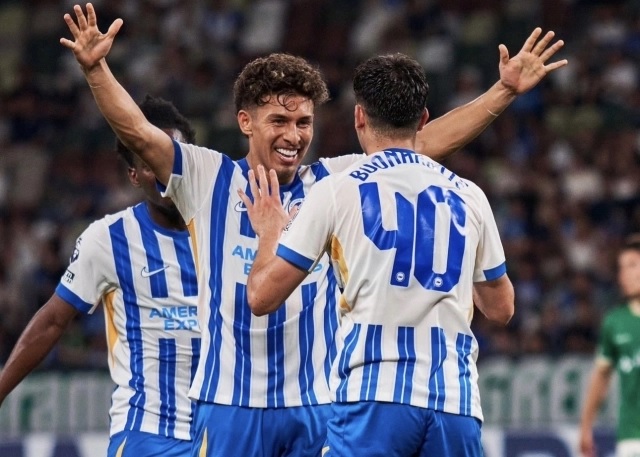 El futbolista ecuatoriano Jeremy Sarmiento marcó un golazo en la Copa de la Liga Inglesa (Carabao Cup) con el Brighton.