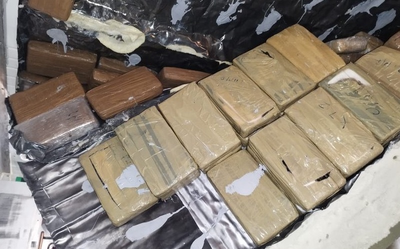 Más de tres toneladas de cocaína se decomisaron dentro de uno de los puertos marítimos de la ciudad de Guayaquil.