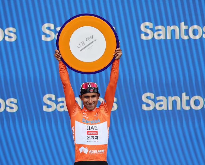 El ciclista ecuatoriano Jhonatan Narváez conquistó el Tour Down Under, en Australia, primera prueba World Tour de la temporada.  