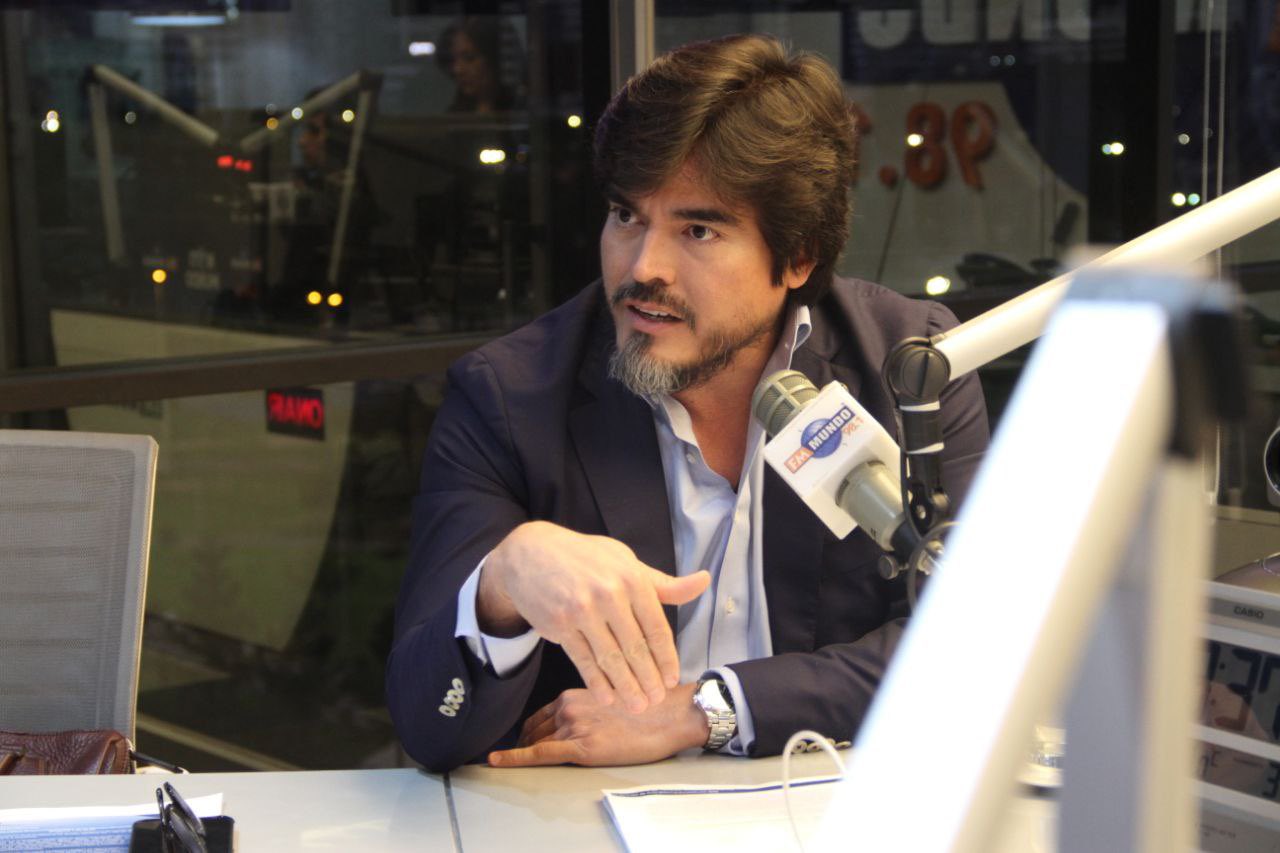 José De La Gasca: "No debía encargar (la Presidencia) vía decreto"