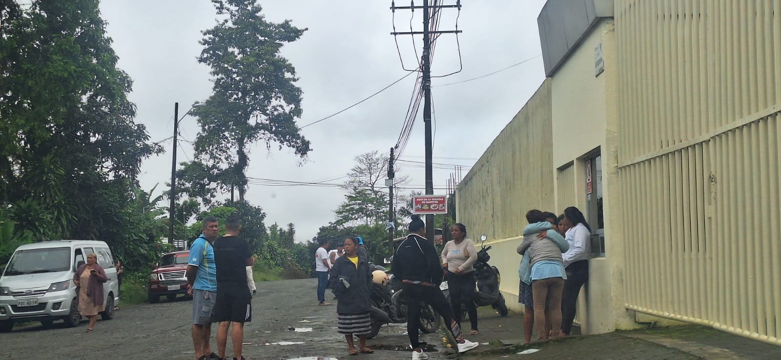 Crónica. Familiares encontraron a su pariente que estaba desaparecido, en la morgue de Santo Domingo de los Tsáchilas.