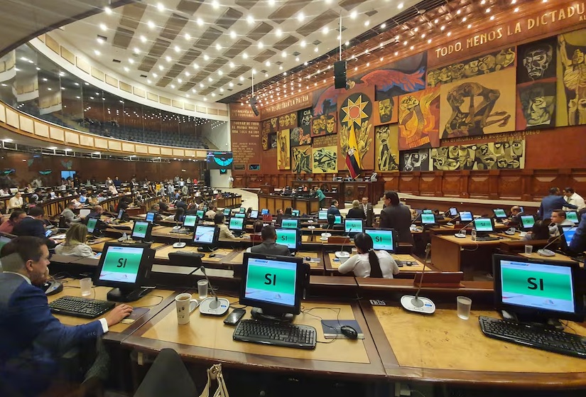 A partir del domingo 1 de junio de 2025, los legisladores ecuatorianos estarán sujetos a recibir multas económicas.