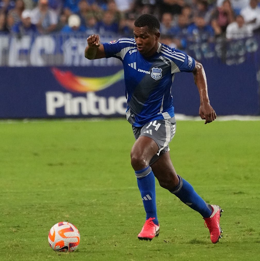 Emelec enciende el Clásico del Astillero