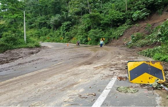 Manabí: carreteras estatales en crisis por lluvias y falta de mantenimiento