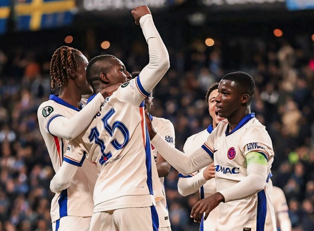 Moisés Caicedo y Chelsea pretenden ganar y asegurar su plaza de Champions ante Manchester United