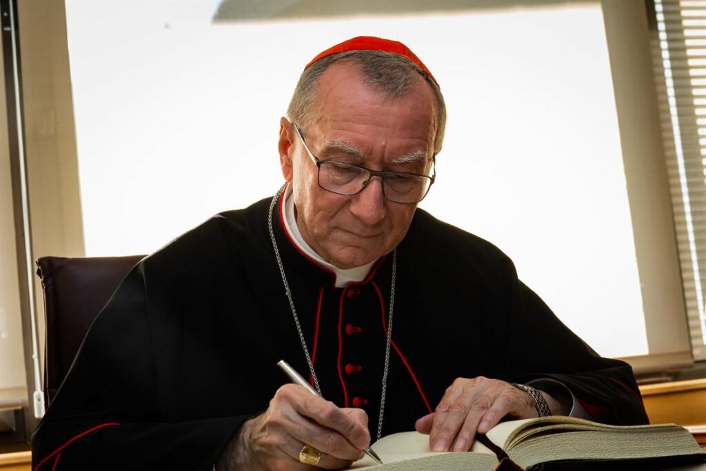 La prensa italiana señala a Parolin como favorito, pero advierte riesgo de bloqueo