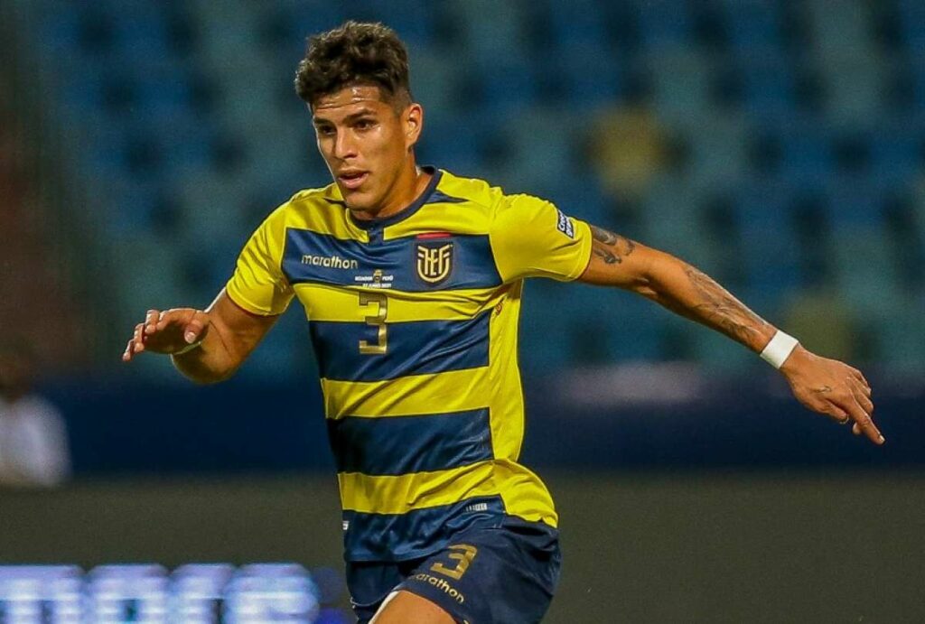 Piero Hincapié defensa de la selección de Ecuador