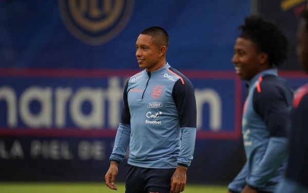 Cristian Ramírez y Ángelo Preciado jugadores de la selección.