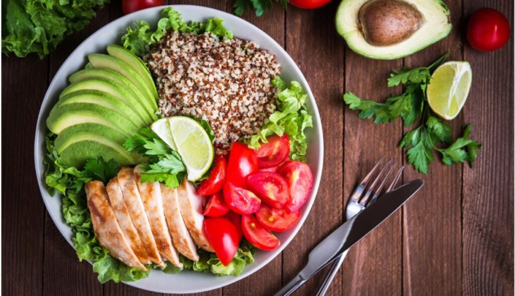 Una dieta saludable es clave para restaurar la microbiota intestinal tras consumir antibióticos