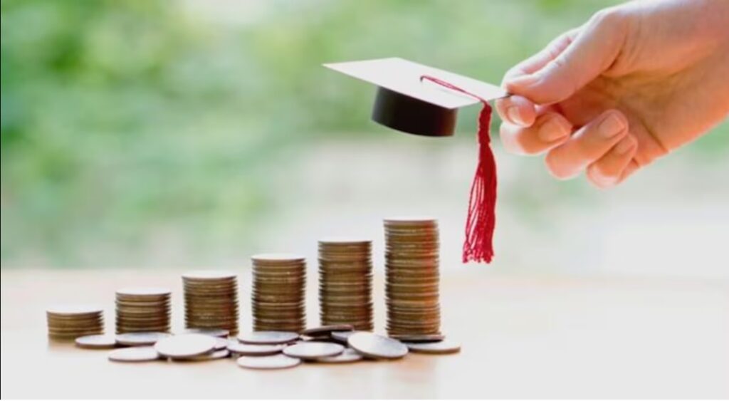 Ahorrar para la educación universitaria de los hijos es una prioridad para muchas familias ecuatorianas, pero la planificación financiera adecuada puede marcar la diferencia.