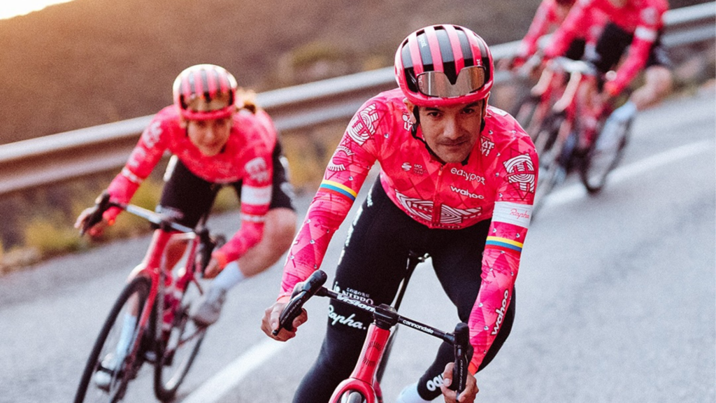 Ciclistas ecuatorianos se preparan para el Tour de Francia con objetivos definidos