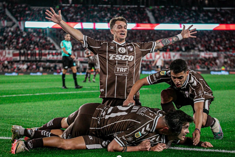 El arquero nacionalizado ecuatoriano Hernán Galíndez y su equipo, Huracán, cayeron 1-0 frente a Platense en la final del campeonato apertura argentino.