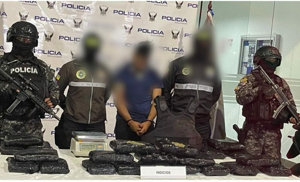 Los detenidos y las evidencias fueron presentadas por la Policía Nacional.
