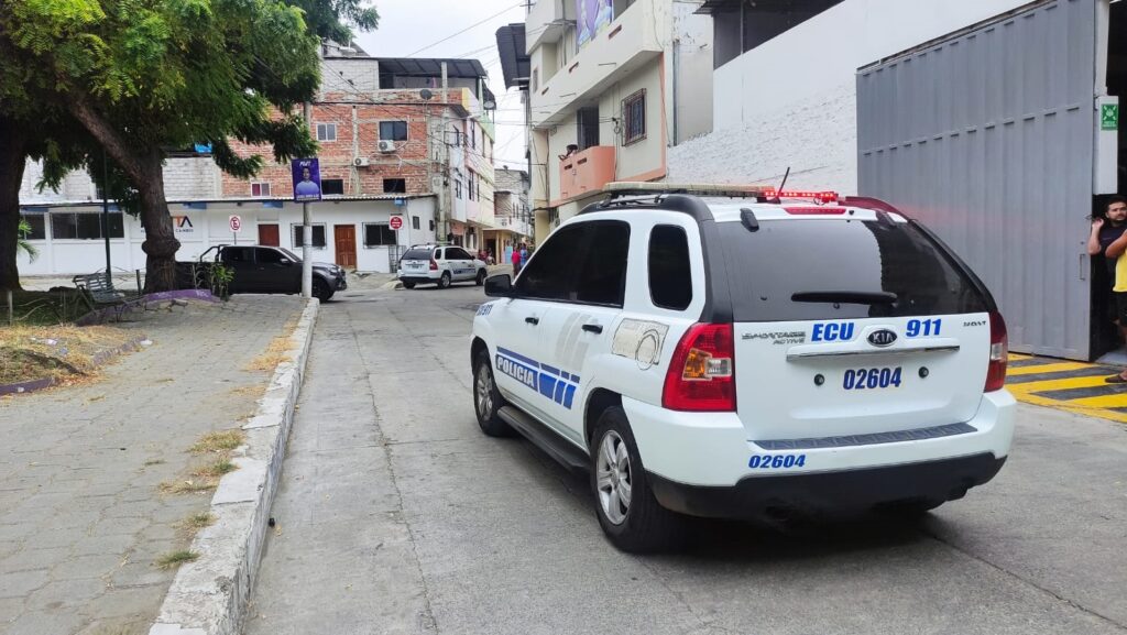 Un adulto mayor fue herido de bala en un asalto en Manta, reflejo del aumento de delitos violentos en esta ciudad y en Ecuador en el 2025.