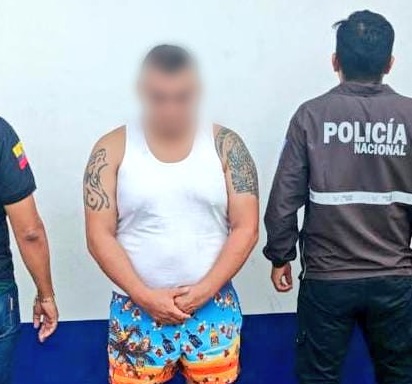 Operativo en terminal terrestre deja un detenido por tráfico de armas en Santo Domingo de los Tsáchilas
