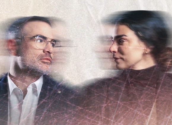 Un amor secreto de 40 años llega al escenario ecuatoriano con Giovanna Andrade y Roberto Manrique