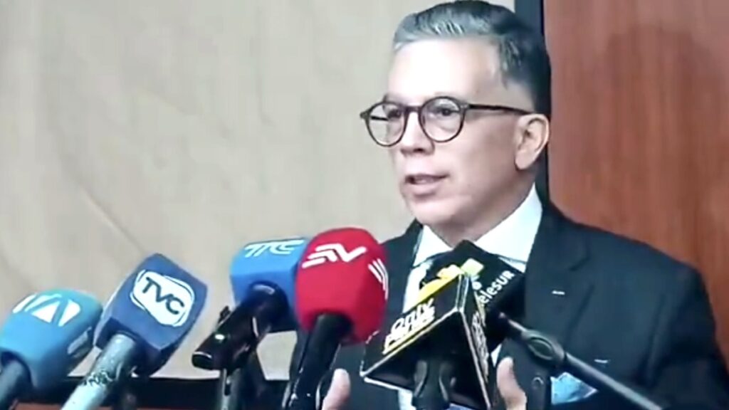 Carlos Bernal, sentenciado junto al exvicepresidente Jorge Glas, no considera volver a Ecuador, según dice su abogado. (X).