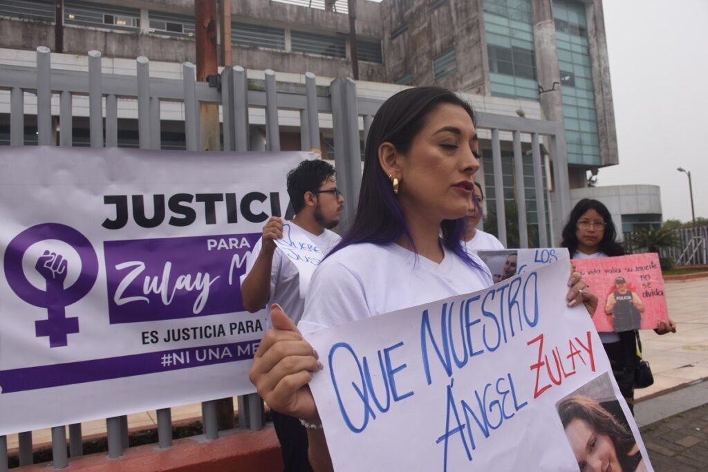 Cirugía fatal hoy deciden si irán a juicio por la muerte de la policía Yarli Merino