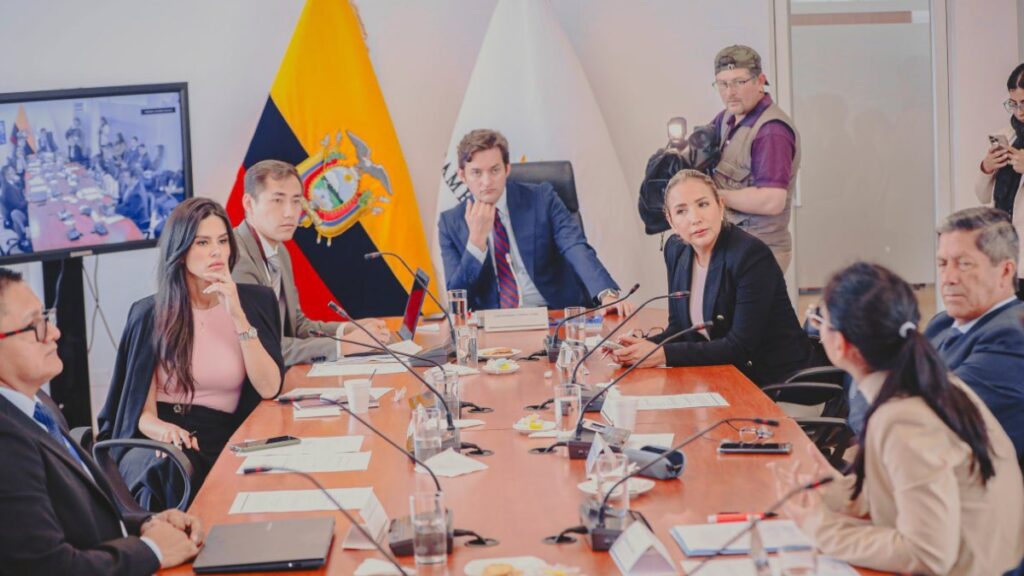 Especialistas contribuyen en la Asamblea Nacional al debate de la reforma sobre el financiamiento a partidos y promoción electoral. (AN).