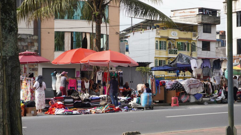 Ferias por los 58 años de cantonización de Santo Domingo cierran con descuentos masivos
