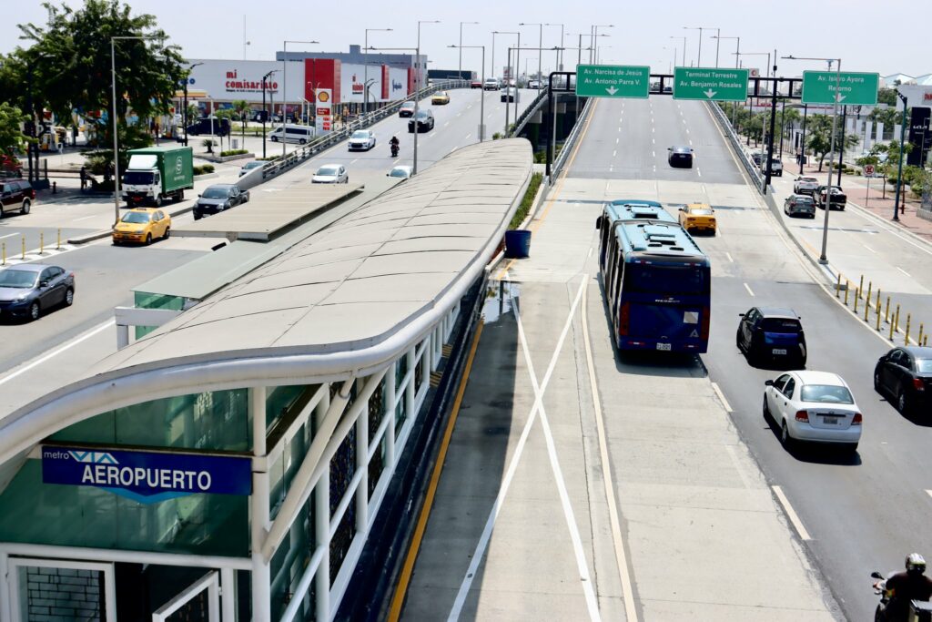 El sistema Metrovía moviliza a 200,000 pasajeros diarios en sus cuatro troncales.