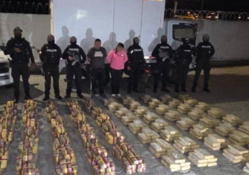 La Policía Nacional decomisó media tonelada de marihuana escondida en un camión que transportaba cajas de vegetales.