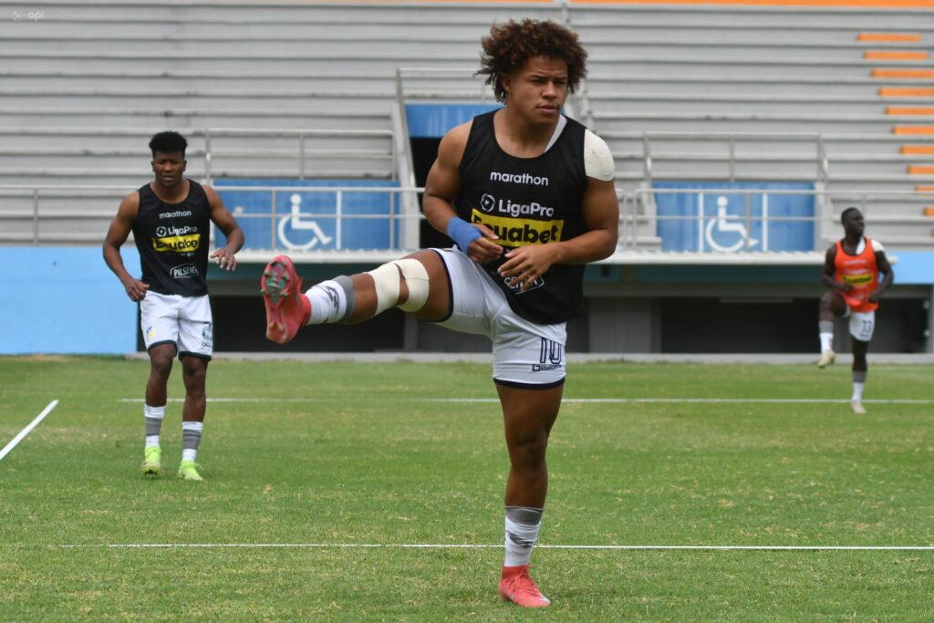 Erick Mendoza, jugador de Delfín SC.