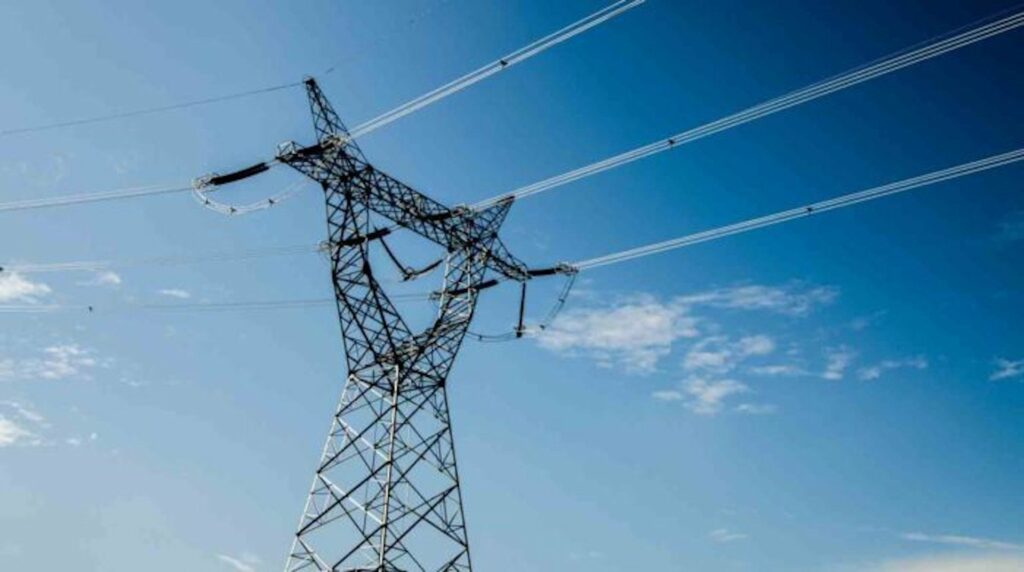 Ecuador vuelve a comprar energía a Colombia: ¿riesgo de apagones en 2025?