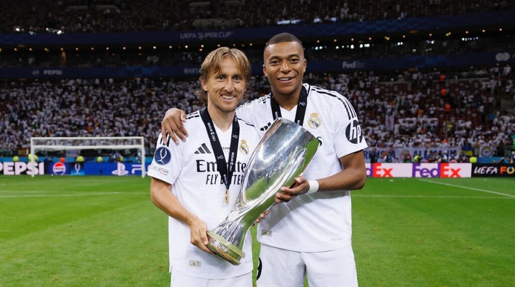 Kylian Mbappé (der) tendrá la camiseta 10, que fue Luka Modric, quien partió hacia el AC MIlan. FOTO: k.mbappe.