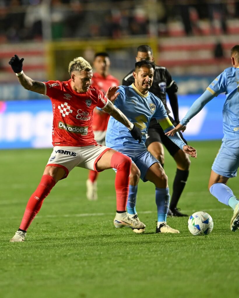 Bolívar derrota 2-0 a Cienciano con Carlos Garcés en octavos de final