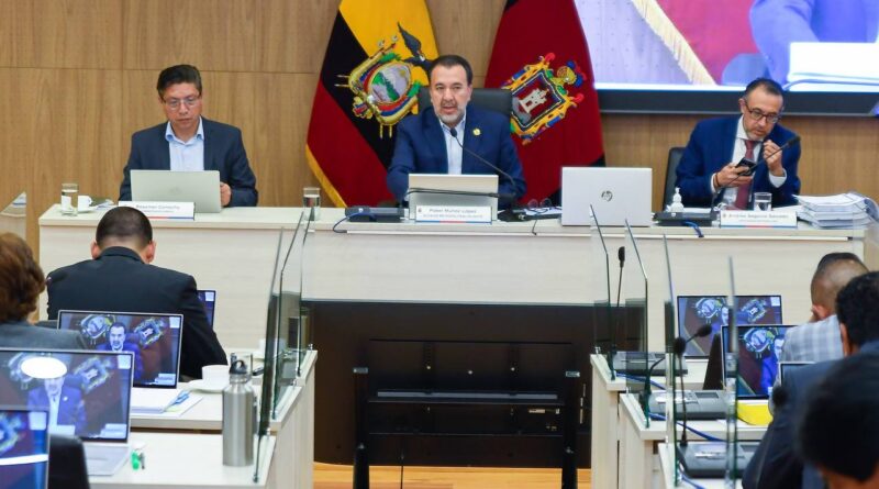 Concejo de Quito aprueba becas e incentivos para frenar la deserción escolar