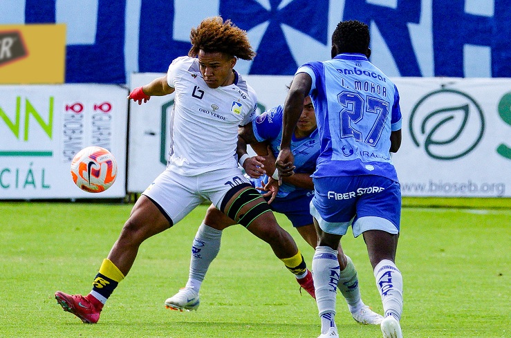 Macará y Delfín firman empate 0-0 en el estadio Bellavista.