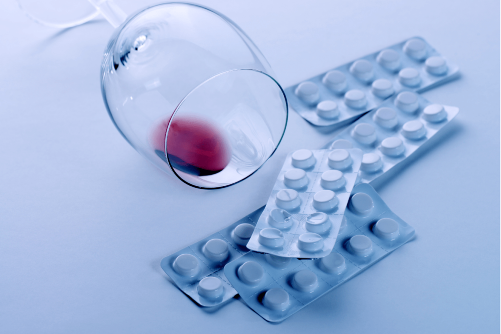 Alcohol y medicamentos: un peligroso vínculo que puede afectar tu salud