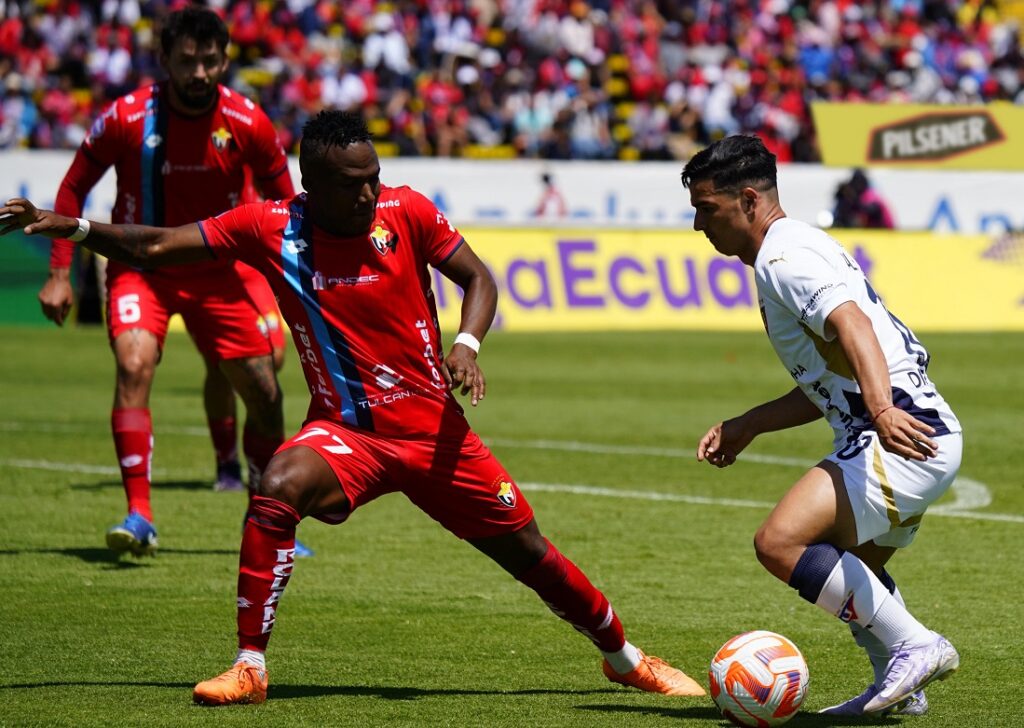 El Nacional se impuso 1-0 a Liga de Quito este domingo en el estadio Olímpico Atahualpa,