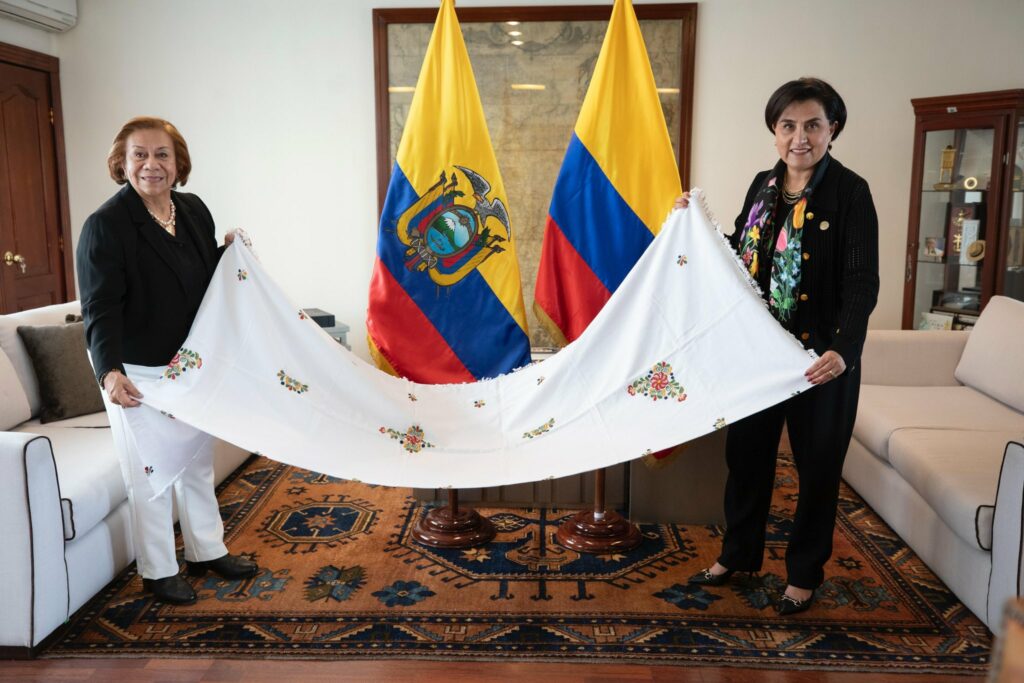 Cancilleres de Ecuador y Colombia acuerdan fortalecer lazos en Quito. FOTO: @CancilleriaEc.