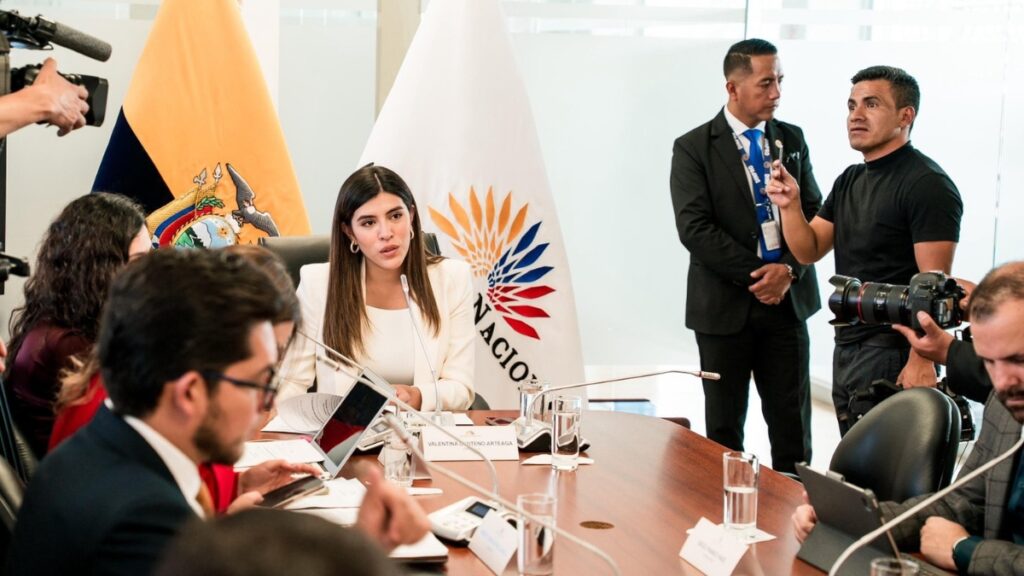 La Comisión de Desarrollo Económico aprueba informe para segundo debate del proyecto de Ley de Transparencia Social. (AN)