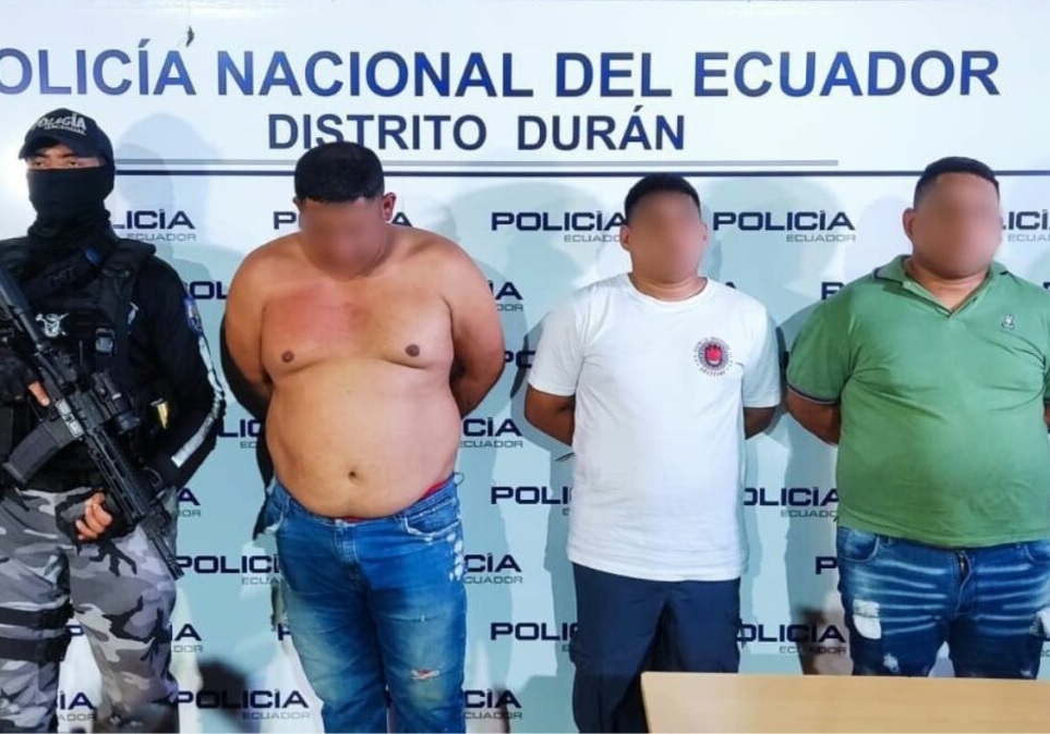 La Policía Nacional rescató a tres personas, incluida la hija del concejal alterno de Guayaquil, Alberto Cajamarca, secuestradas el viernes.