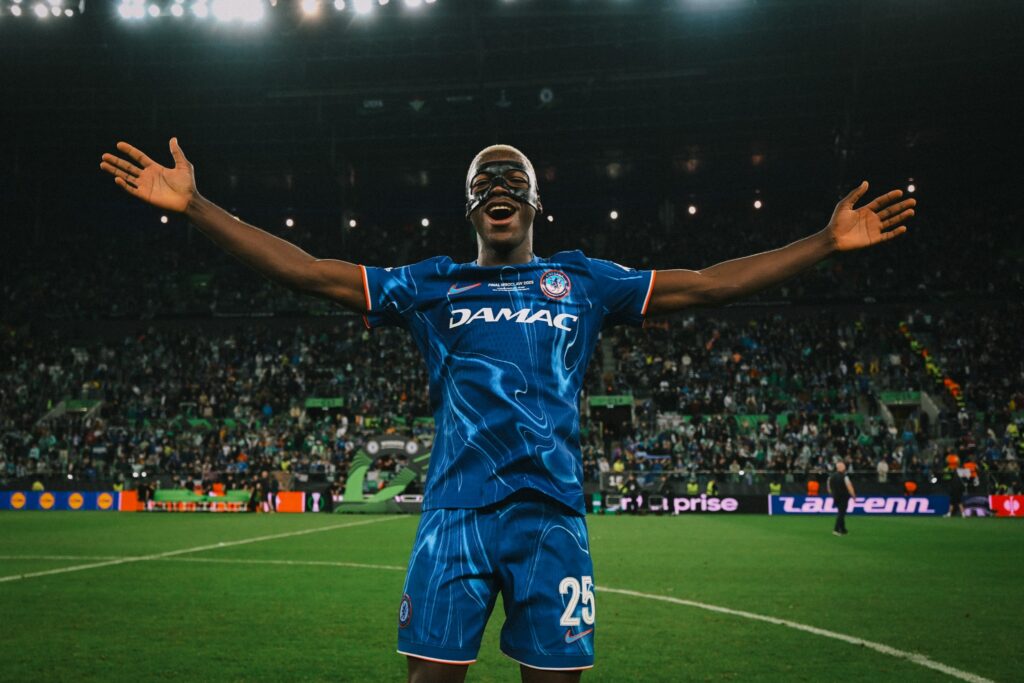 Moisés Caicedo: “Yo he salido de Santo Domingo, pero Santo Domingo no ha salido de mí”