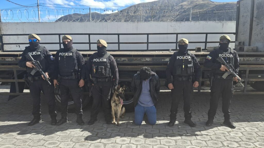 Policía Nacional desmonta plan millonario de tráfico de cocaína en Imbabura, Ecuador