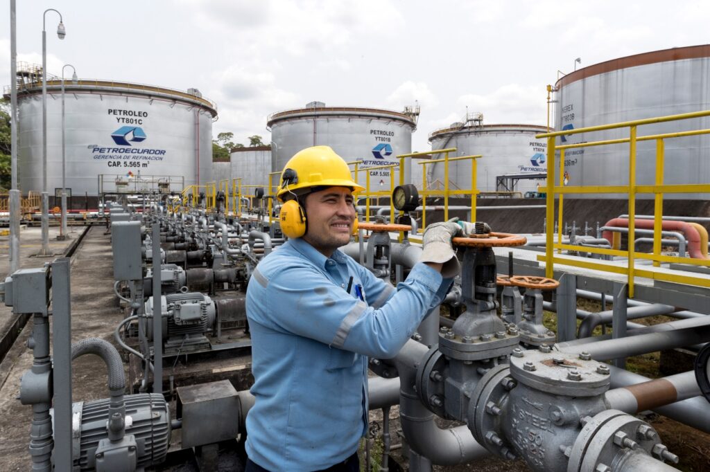 Trabajadores de Petroecuador rechazan recorte masivo y alertan sobre graves riesgos para la producción y exportación petrolera
