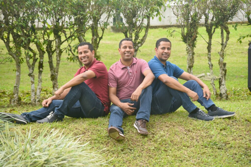 Víctor Hugo, Víctor Julio y Víctor Rolando: La historia de los trillizos Contreras Andrade