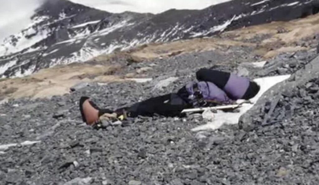 Francys Arsentiev, conocida como la "Bella Durmiente" del Monte Everest, falleció el 24 de mayo de 1998