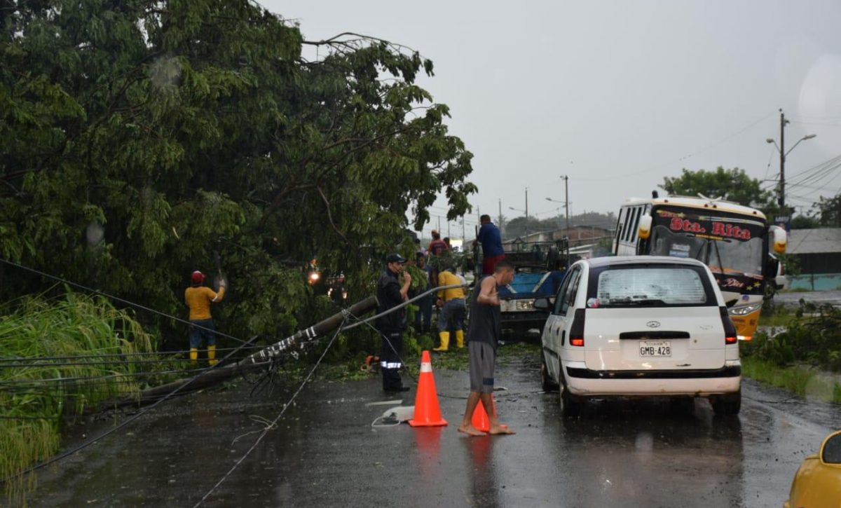 20210310052250_fuertes-lluvias-afectan-a-varios-ca