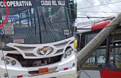 20210317093406_portoviejo-volquete-arranca-postes