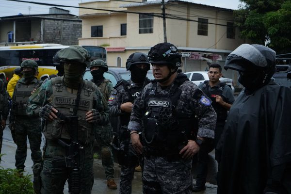 En varios sectores del cantón Durán la Policia Nacional en conjunto con el Grupo de Operaciones Militares de Ambito Interno (GOMAI-DURAN) realizaron el operativo "Tormenta 19". Fotos: César Muñoz/API