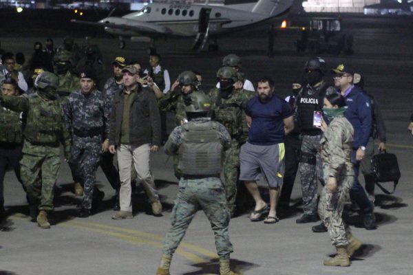 ‘Fito’, líder de Los Choneros, fue arrestado en Manta tras intensa operación policial y militar
