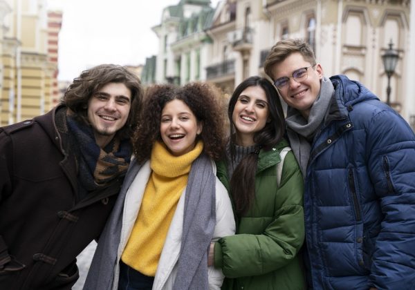 300 vacantes para jóvenes ecuatorianos en el Programa de Vacaciones por Trabajo en Francia: ¿cómo conseguir un cupo?