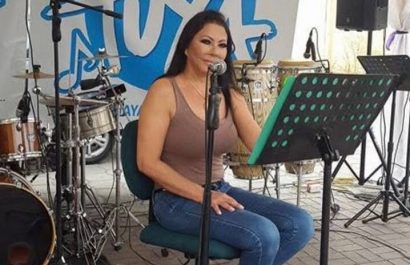 Jazmín-la-tumbadora-revela-por-que-cambio-los-tacones-por-tenis-en-el-escenario