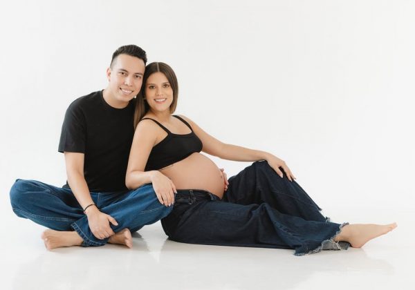 Álex Vizuete celebra la llegada de su hija Gia con un emotivo mensaje en redes